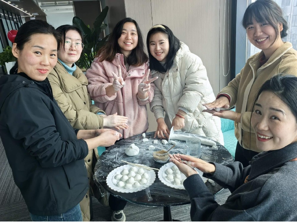 欢乐闹元宵，佳节共团圆
